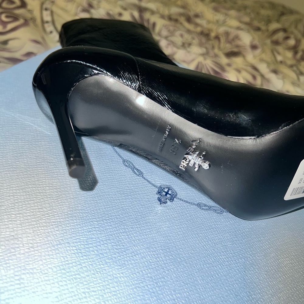 Prada - Picture 5 of 6